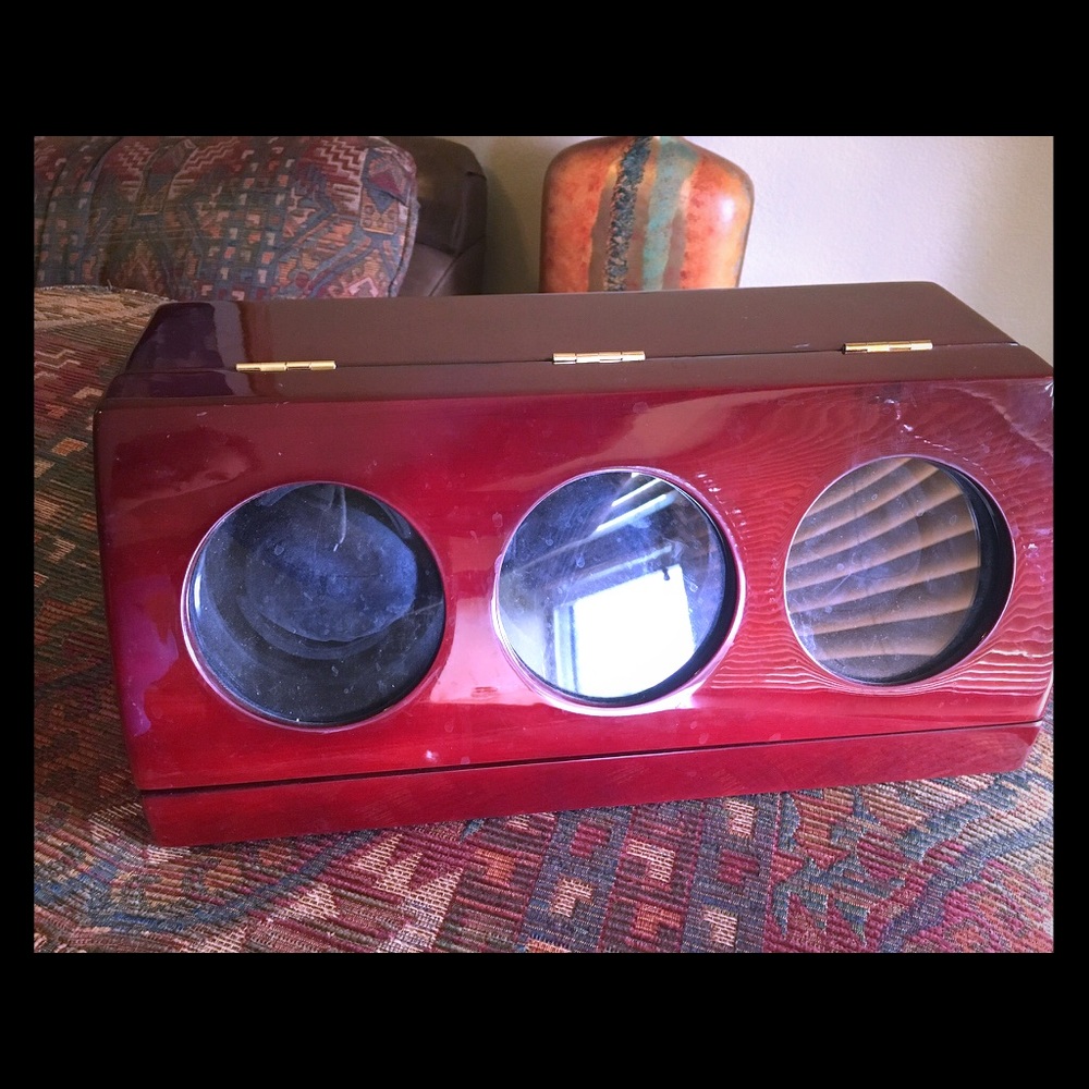 3Watch rotate/holder display